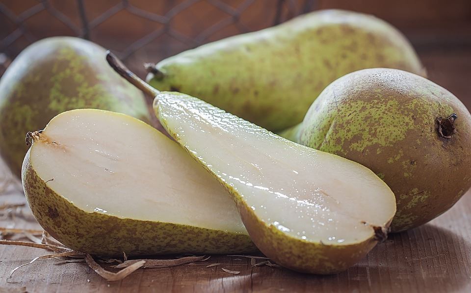 A sliced pear fruit ready to be consumed